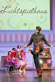 "Lollipop - Boogie, Twist und Hula-Hoop" vom 30.12.2011-05.01.2012 (©Foto: Martin Schmitz)